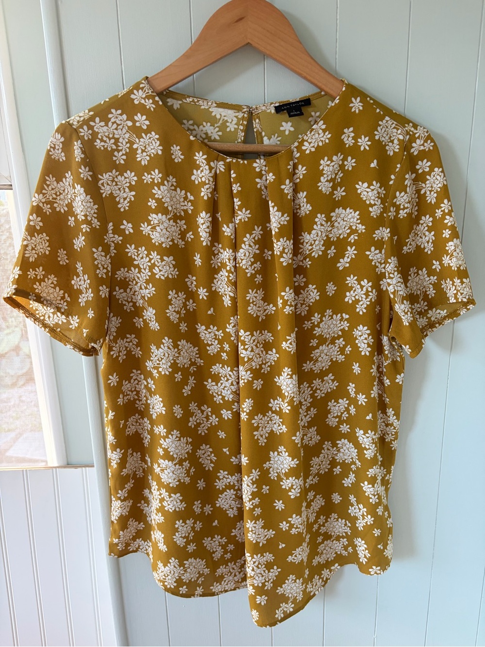 Ann Taylor Floral Short-Sleeve Blouse